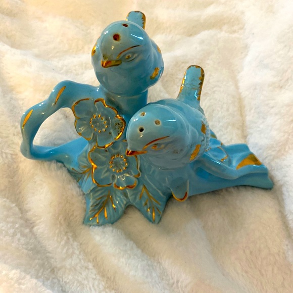 Vintage Pearl 22Kt. Gold blue bird on a tree branch salt & pepper shaker